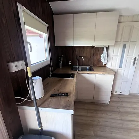 Dobre Miejsce- Letniskowe Nad Stawem Lodge Sianow