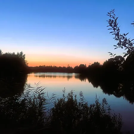 Dobre Miejsce- Letniskowe Nad Stawem Jaktstuga