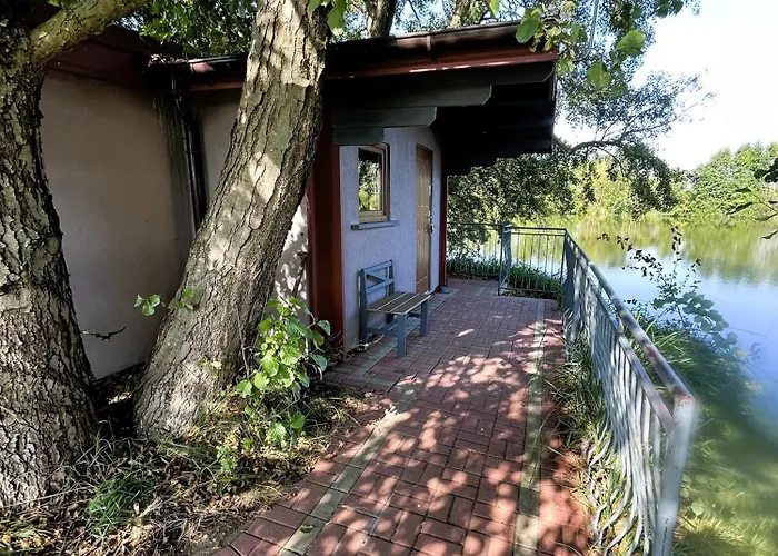 ロッジ Dobre Miejsce- Letniskowe Nad Stawem *