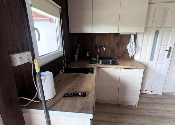 Dobre Miejsce- Letniskowe Nad Stawem ロッジ Sianów