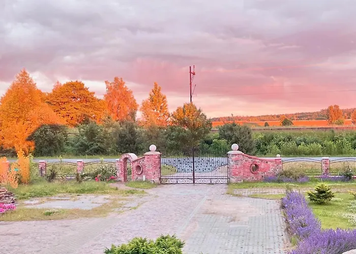 Dobre Miejsce- Letniskowe Nad Stawem ロッジ Sianów
