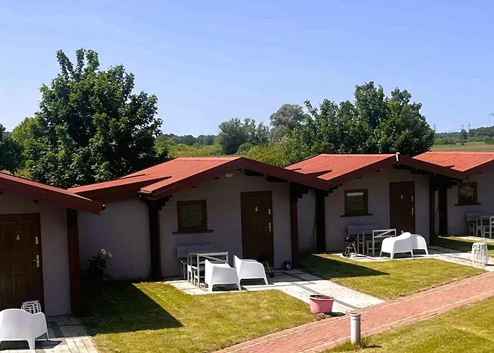 Dobre Miejsce- Letniskowe Nad Stawem ロッジ Sianów