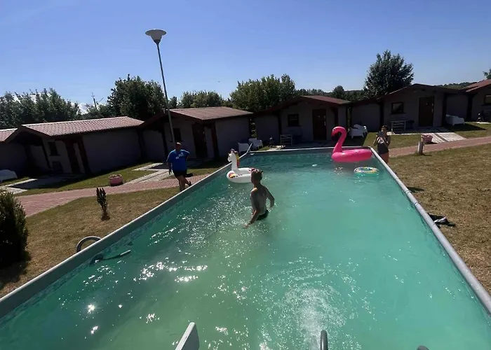 ロッジ Dobre Miejsce- Letniskowe Nad Stawem
